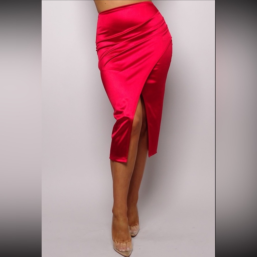 WOMEN’S ASYMMETRICAL SILKY SKIRT RUBY
